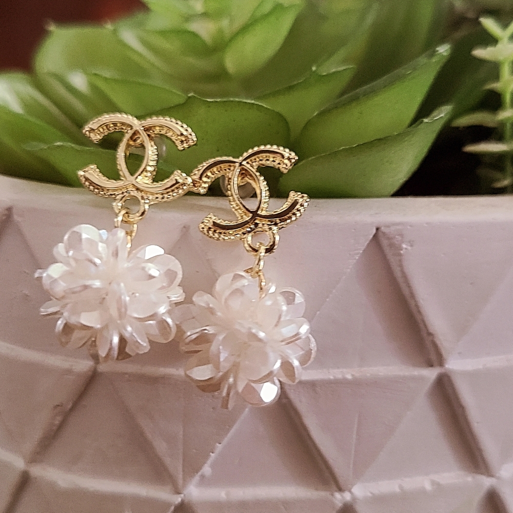 Dangling earrings